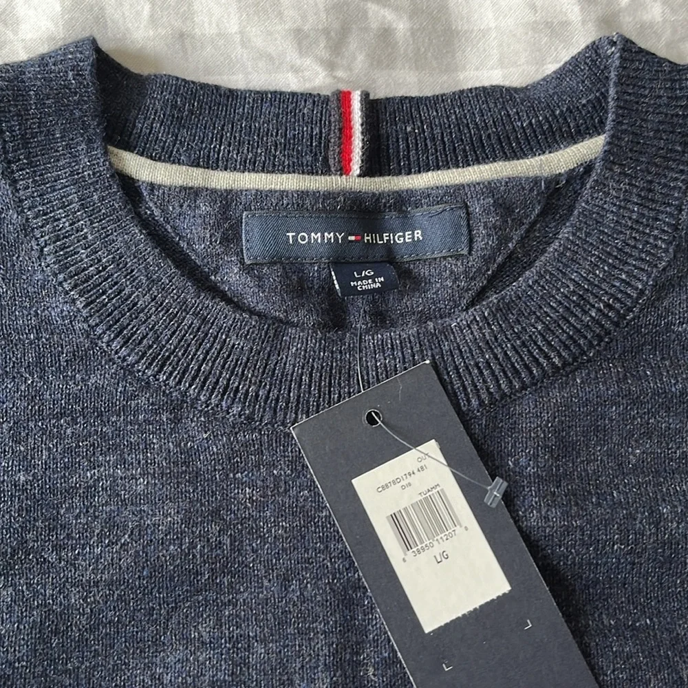 Tommy Hilfiger Sweater - Picture 2 of 6